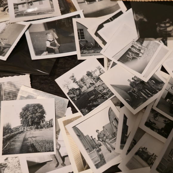 Vintage Black and White Photo Collection - Picture 4 of 16